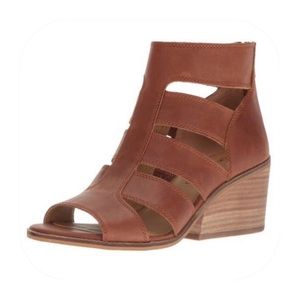 Lucky Brand size 7.5 Sortia sandal